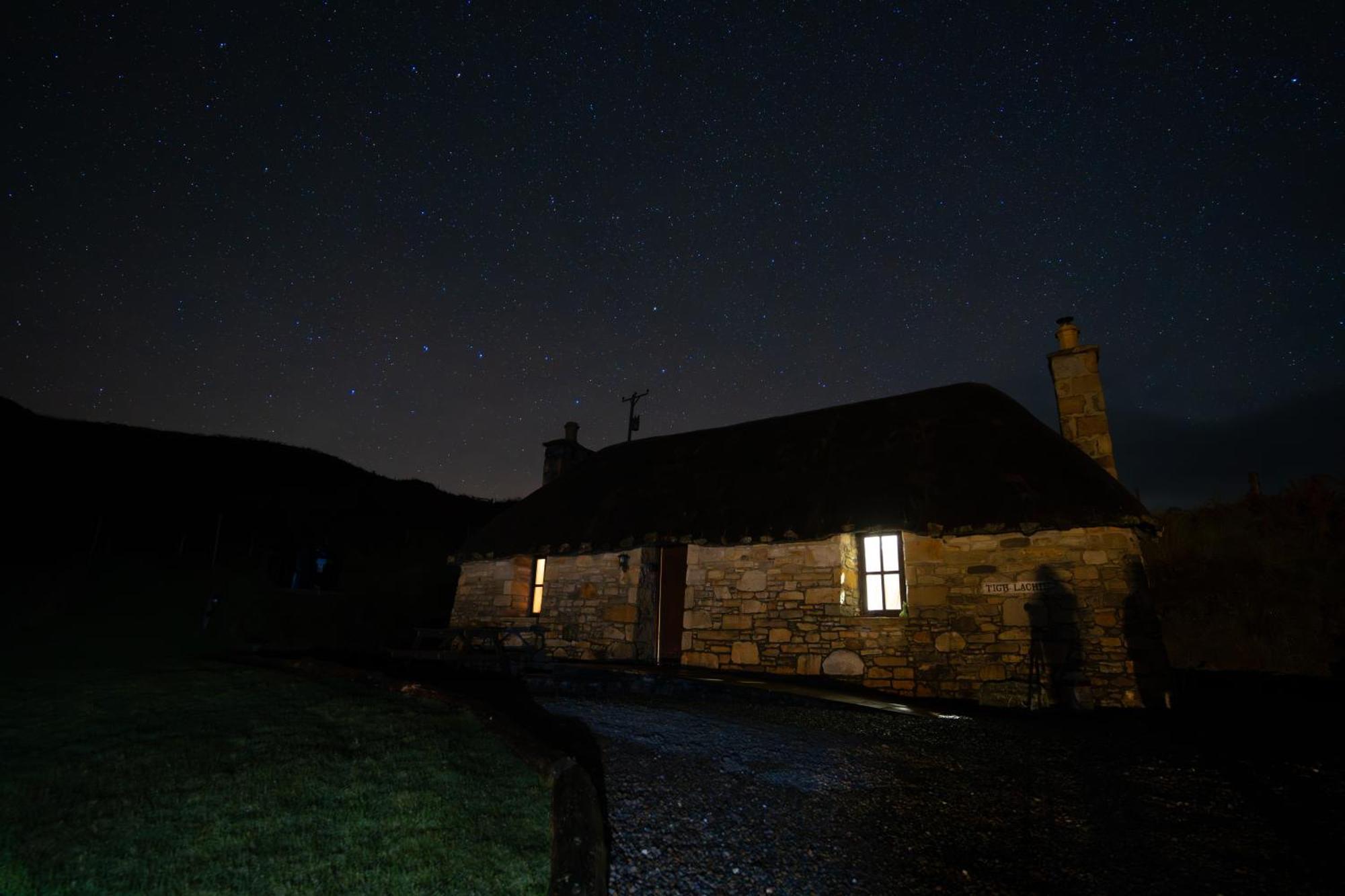 Tigh Lachie, Mary'S Thatched Cottages, Elgol, Isle Of Skye Luaran gambar